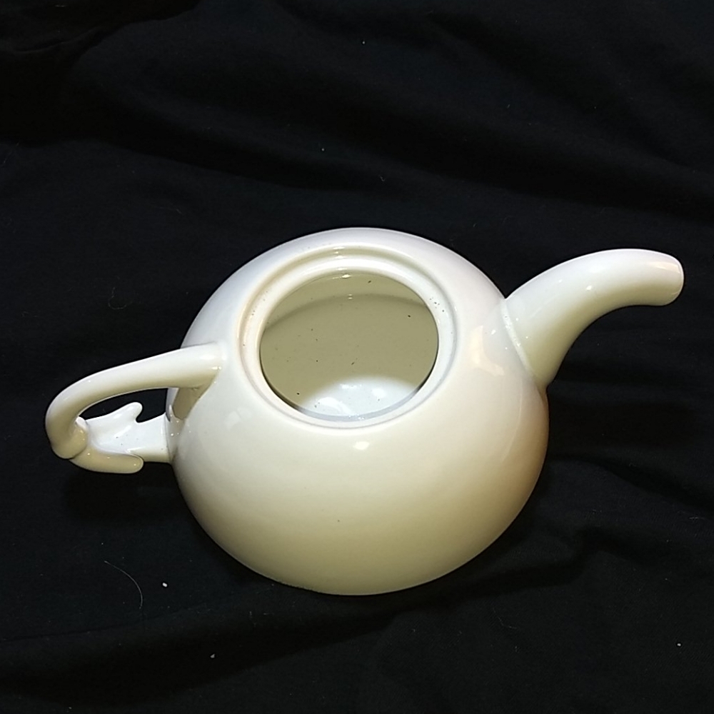 Disney Thailand Mickey mouse cup teapot and saucer - Picture 3 of 7